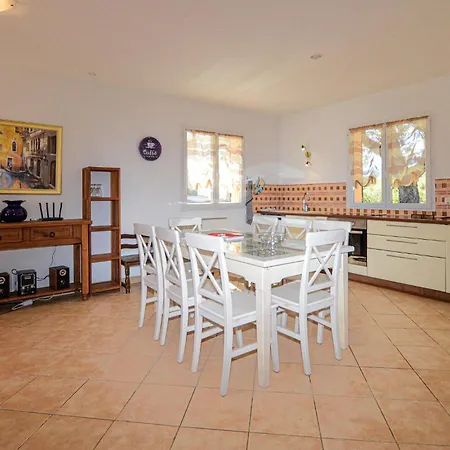 Ferienhaus Awesome In Linguizetta With Swimming Pool